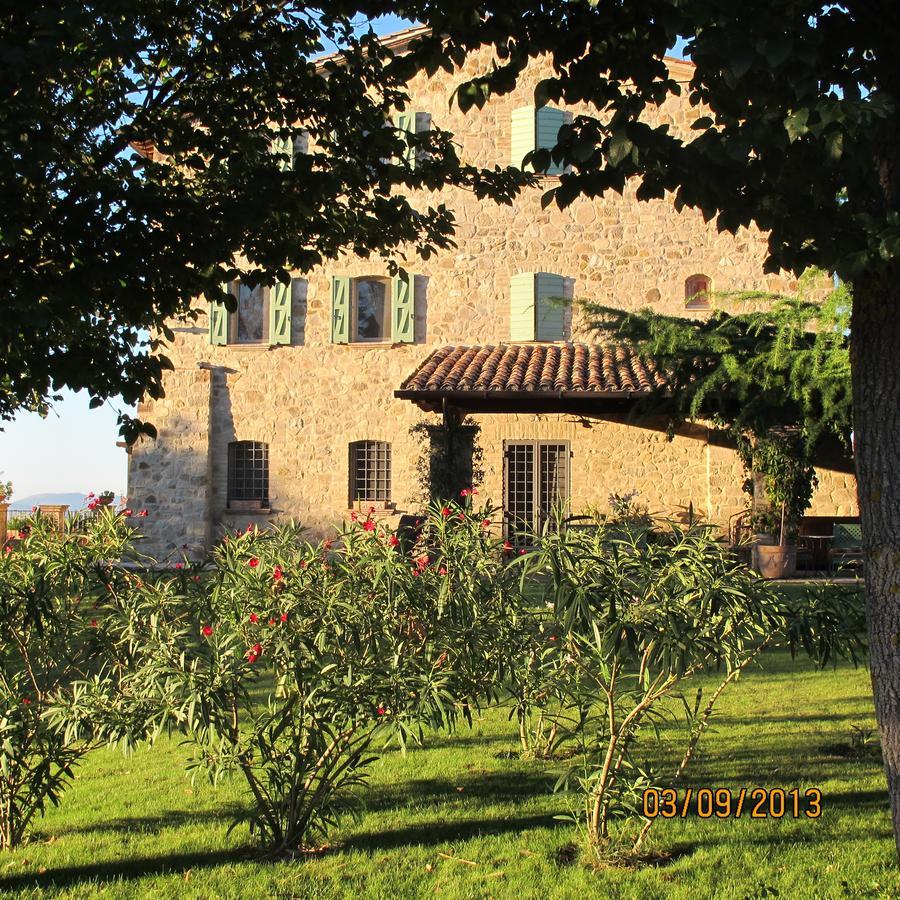 La Palazzetta Del Vescovo Guest House Fratta Todina Bagian luar foto